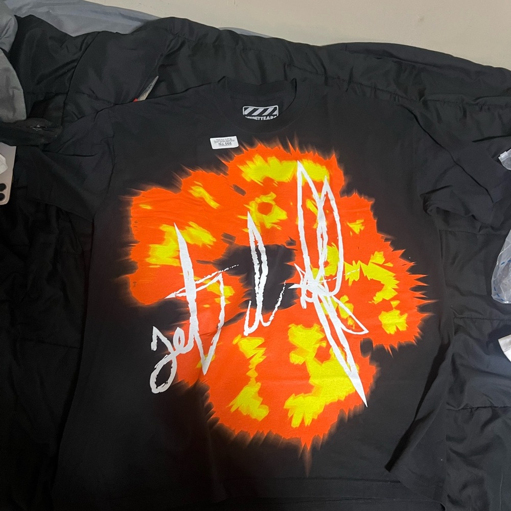 Men's Black and Orange Graphic Tee
